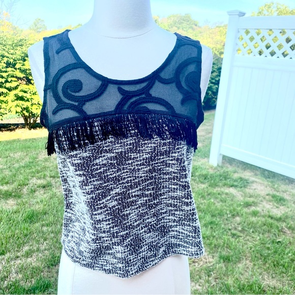 Jessica Simpson Isabeli Sleeveless Top - Picture 2 of 16